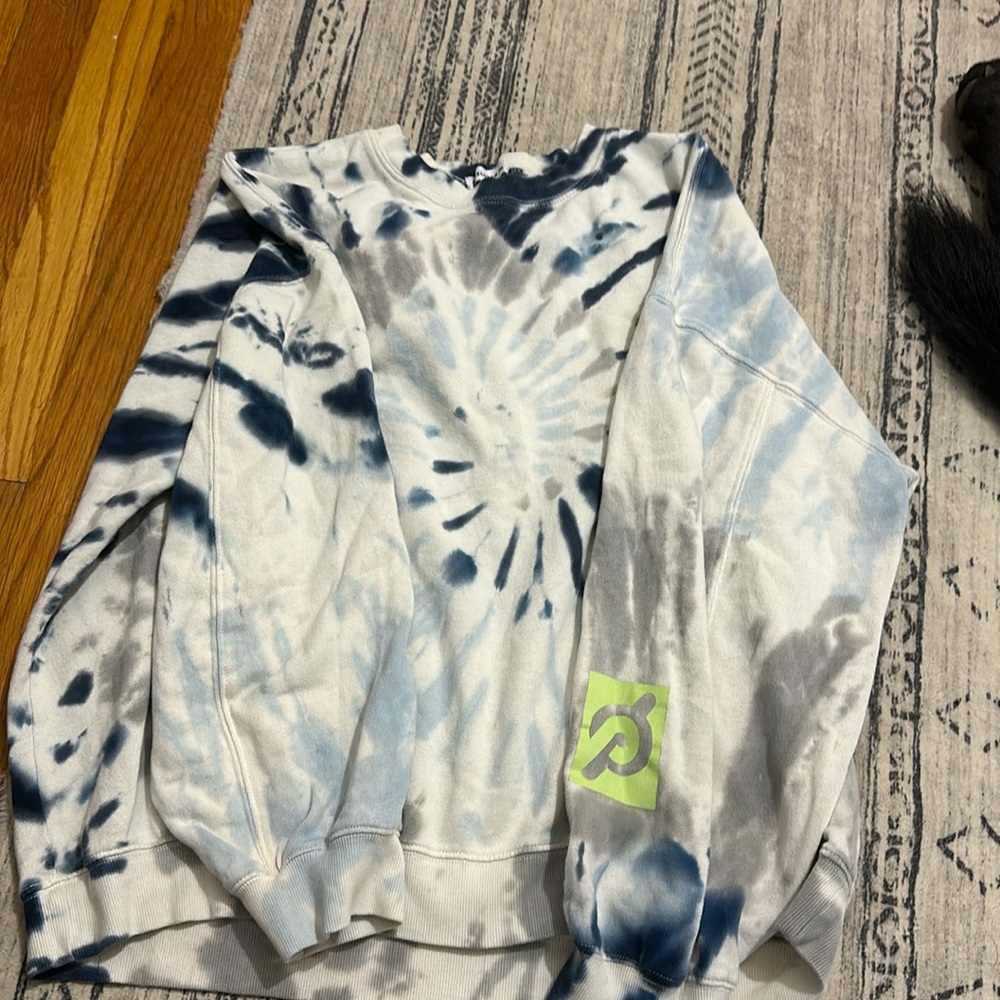 peloton crewneck